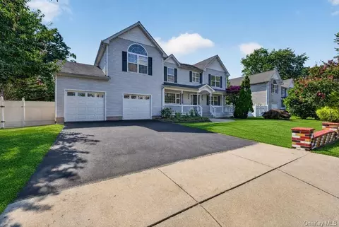 296 Westchester Ave, West Babylon, NY 11704