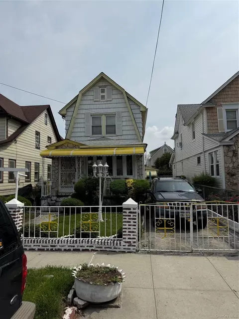 109-29 205th St, New York, NY 11412