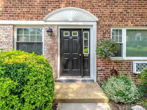 14 Madison Park Gdns # U, North Hempstead, NY 11050