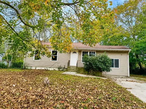 29 Pace Ave, Bellport, NY 11713