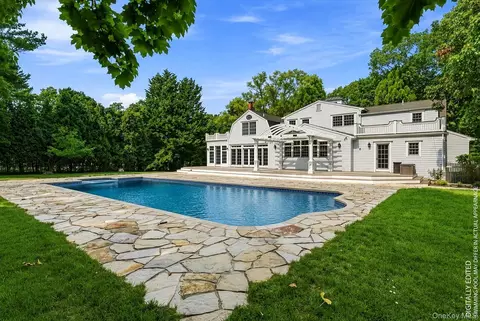 11 Pheasant Ln, Southampton, NY 11960