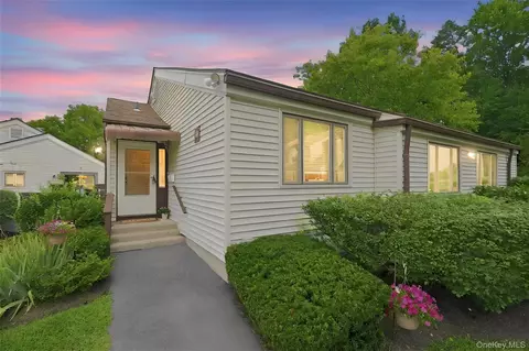 43 Jefferson Oval #A, Yorktown, NY 10598