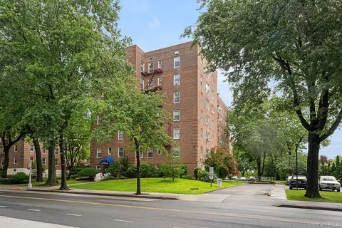 28-01 Union #5F, Flushing, NY 11354