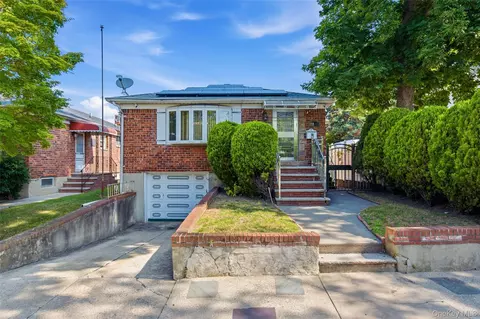 15509 Cross Island Pkwy, New York, NY 11357