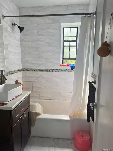 Bath - 78-11 Main St #3F, New York, NY 11367 photo 1 of 2
