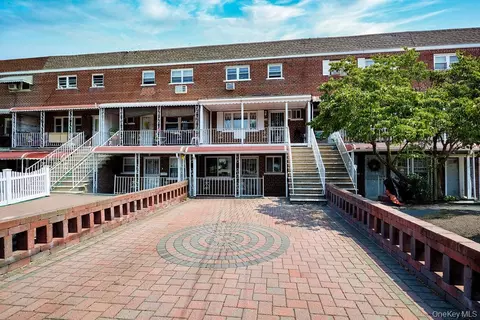 268 Throggs Neck Blvd, New York, NY 10465