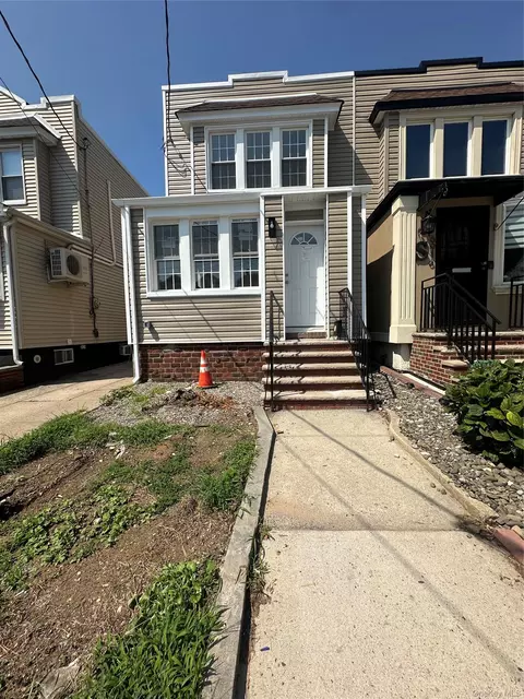 6918 69th St, New York, NY 11385