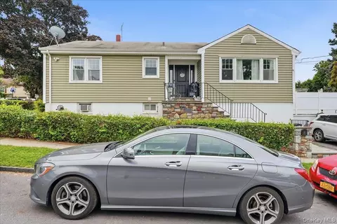 25 Coolidge Ave, Yonkers, NY 10701