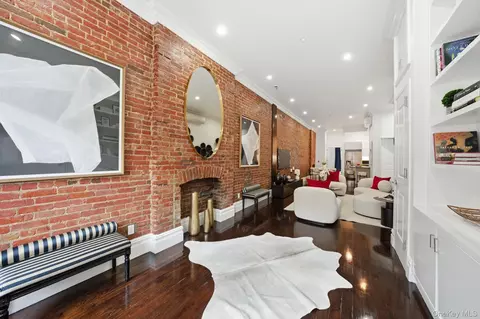 236 W 112th St, New York, NY 10026