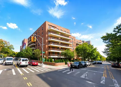 13710 Franklin Ave #307, Flushing, NY 11355