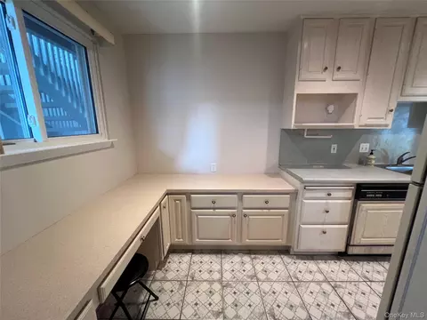 Kitchen - 401 Commons Way #D, Fishkill, NY 12524 photo 3 of 3