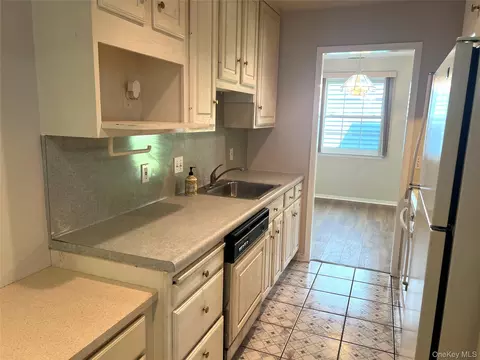 Kitchen - 401 Commons Way #D, Fishkill, NY 12524 photo 2 of 3