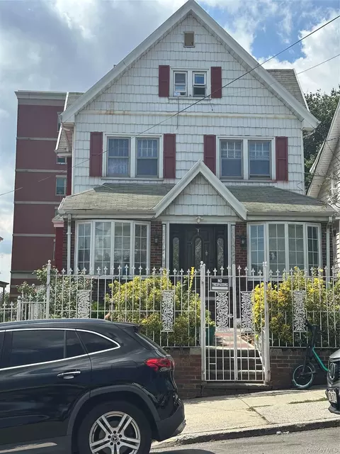 8592 148 St, Jamaica, NY 11435