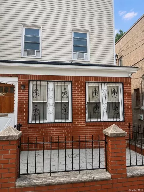 834 E 229th St, New York, NY 10466