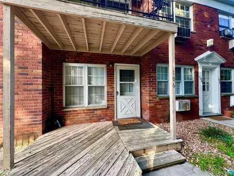 4 Colonial Rd #106, Beacon, NY 12508