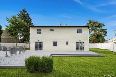 Exterior - 779 Peconic Ave, Babylon, NY 11704 photo 5 of 8