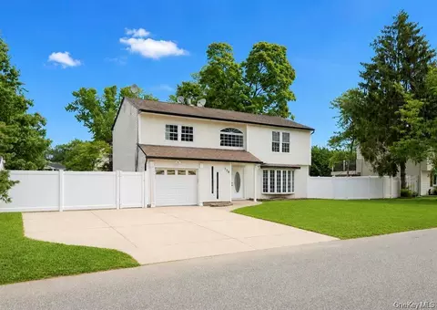 Exterior - 779 Peconic Ave, Babylon, NY 11704 photo 2 of 8
