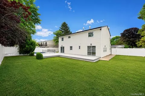 Exterior - 779 Peconic Ave, Babylon, NY 11704 photo 4 of 8