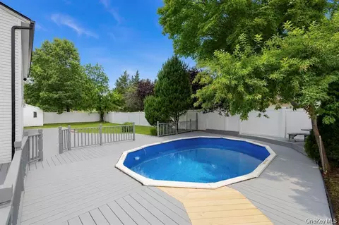 Exterior - 779 Peconic Ave, Babylon, NY 11704 photo 8 of 8