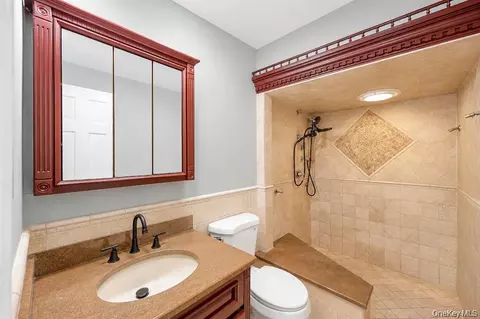 Bath - 779 Peconic Ave, Babylon, NY 11704 photo 2 of 4