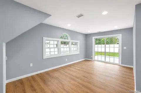Living - 779 Peconic Ave, Babylon, NY 11704 photo 7 of 8