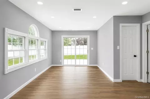 Living - 779 Peconic Ave, Babylon, NY 11704 photo 8 of 8