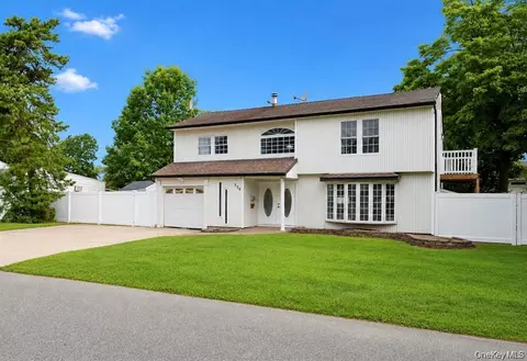 Exterior - 779 Peconic Ave, Babylon, NY 11704 photo 1 of 8