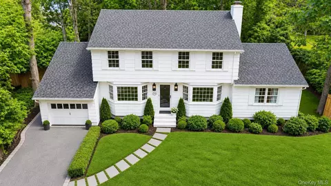 275 Pinewood Rd, Cutchogue, NY 11935