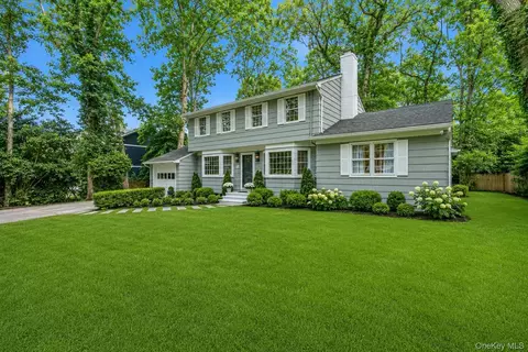 275 Pinewood Rd, Cutchogue, NY 11935