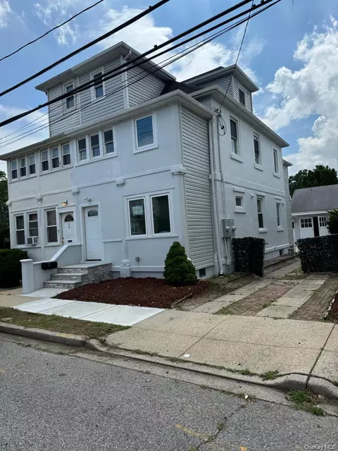 44 Lewis Ave, North Hempstead, NY 11040