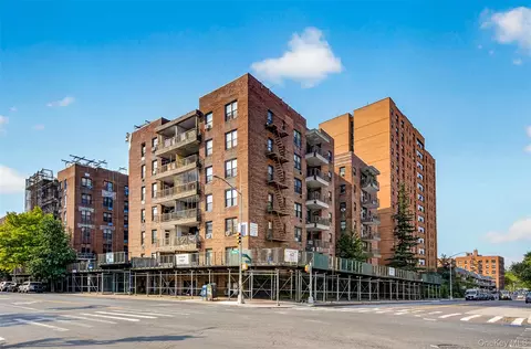 138-70 Elder Ave #3L, Flushing, NY 11355
