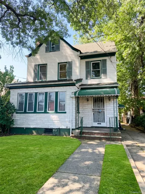 11042 198th St, New York, NY 11412
