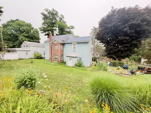 25 Church St, Wallkill, NY 12589