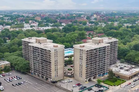 150-38 Union Tpke #4 L, Flushing, NY 11367