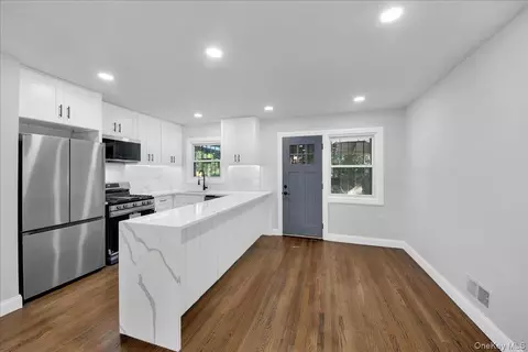 1052 E 227th St, New York, NY 10466