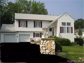 51 Keats Dr, New Windsor, NY 12553