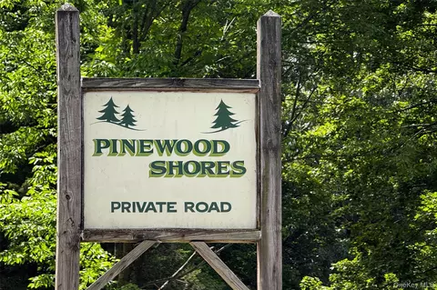 8 Pinewood Sherman Ct Shrs, Sherman, CT 06784