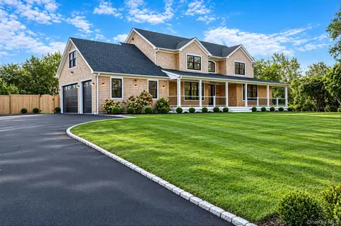 390 Wildberry Ln, Southold, NY 11971