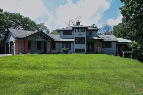 150 Deer Hollow Rd, Union Vale, NY 12570