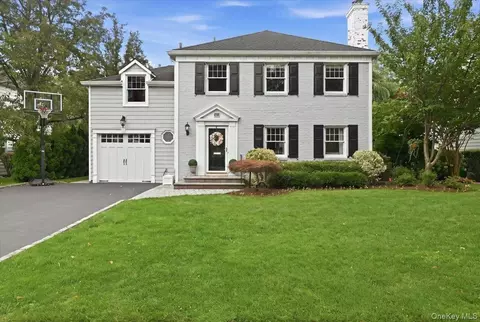 60 Kenwood Rd, Garden City, NY 11530