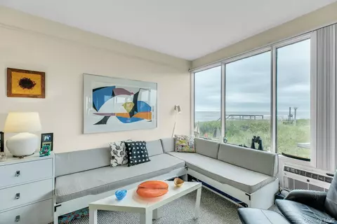 101 Dune Rd #C-8, Southampton, NY 11942
