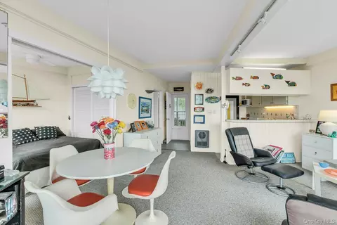 101 Dune Rd #C-8, Southampton, NY 11942
