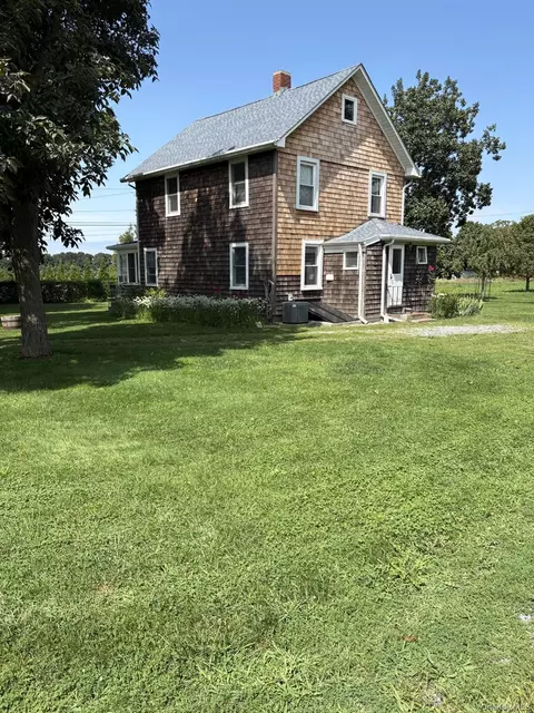 13700 Oregon Rd, Cutchogue, NY 11935