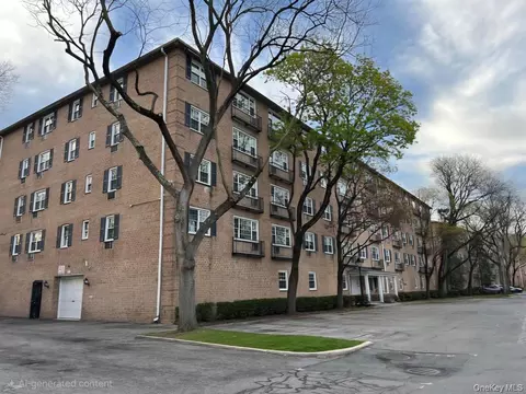 2 Consulate Dr #3G, Eastchester, NY 10707
