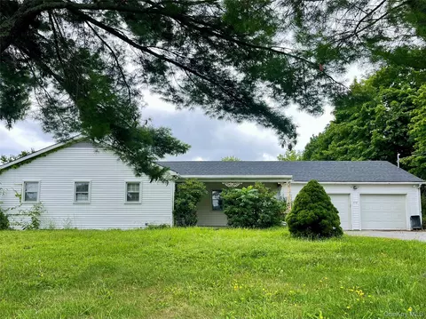 370 Greeves Rd, Wawayanda, NY 10958