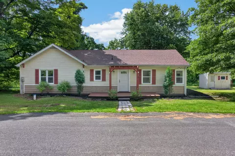 33 Warren Myer Rd, Saugerties, NY 12477