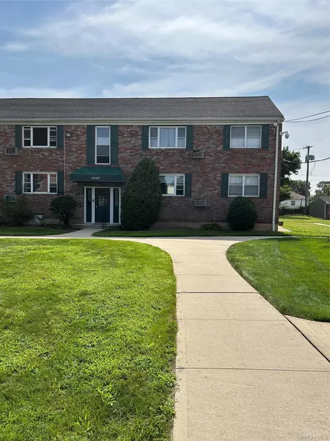 1027 Fenwood Dr # 3, Valley Stream, NY 11580