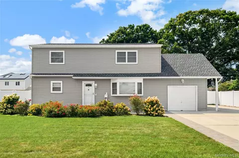 78 Osceola Ave, Deer Park, NY 11729