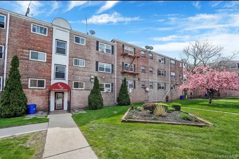 66-12 Grand Central Pkwy #1B, Forest Hills, NY 11375