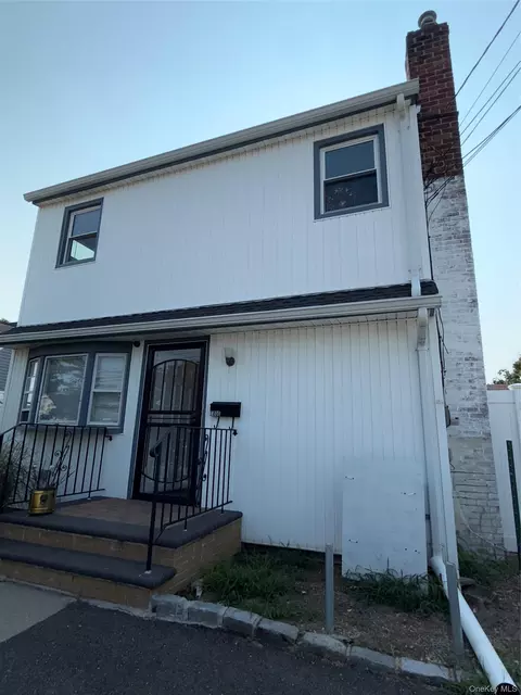 1800 Newbridge Rd, North Bellmore, NY 11710